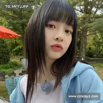侯跃雯